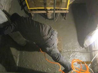 用赛诺背水一喷灵快速解决砖混结构电梯井漏水问题